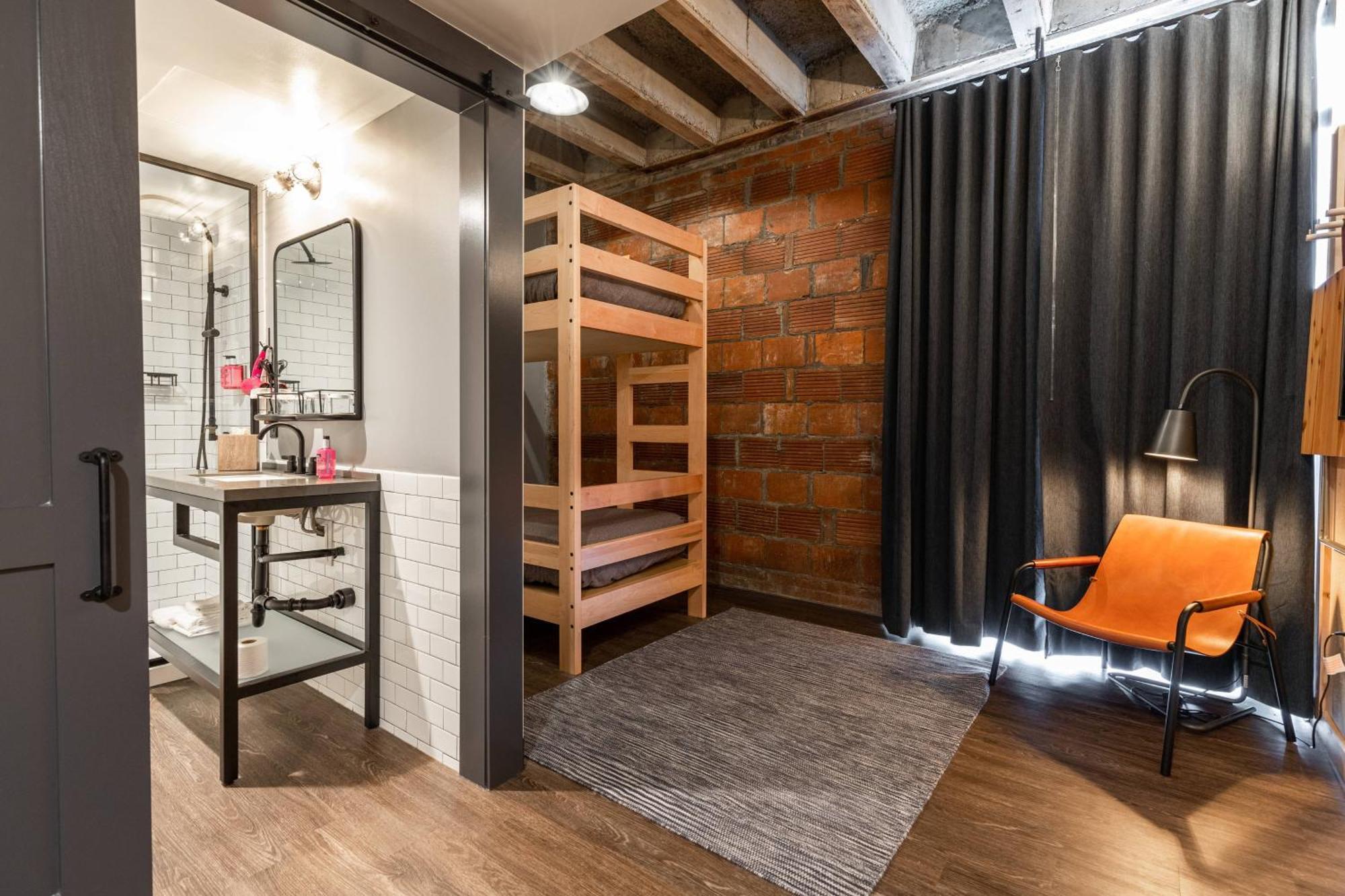 Hotel Moxy Downtown