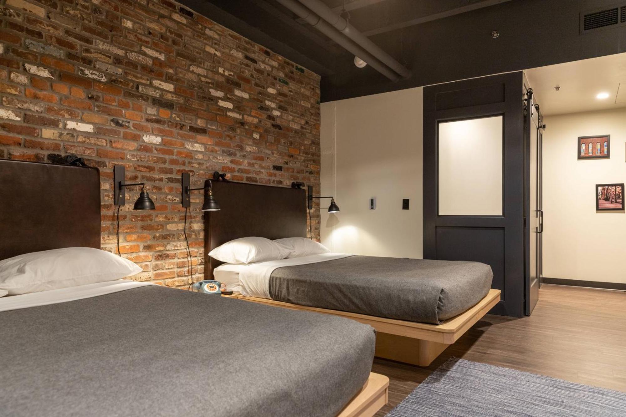 Moxy Downtown